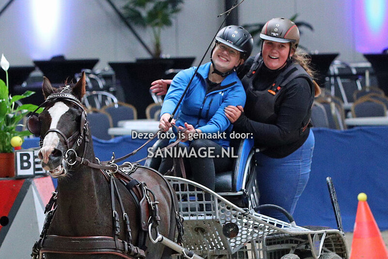 De Voornruiters De  Meern indoor menmarathon 07-10-2023 Pony's Enkelspan (tot 10.30 uur)
