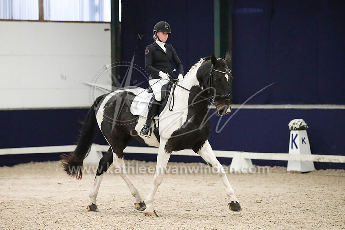 Clair Verstraeten - James Bont