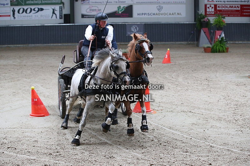 De Voornruiterd De Meern Indoor Menmarathon 07-10-2023 Pony's 2-span (vanaf 14.40 uur)