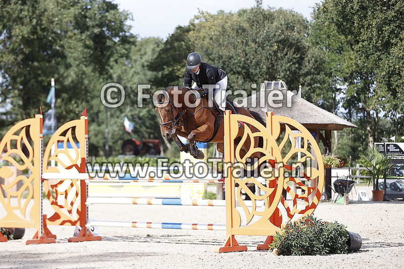 kimberley van der mik