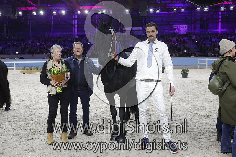 Reitse van de Pole 203 v. Waander 512