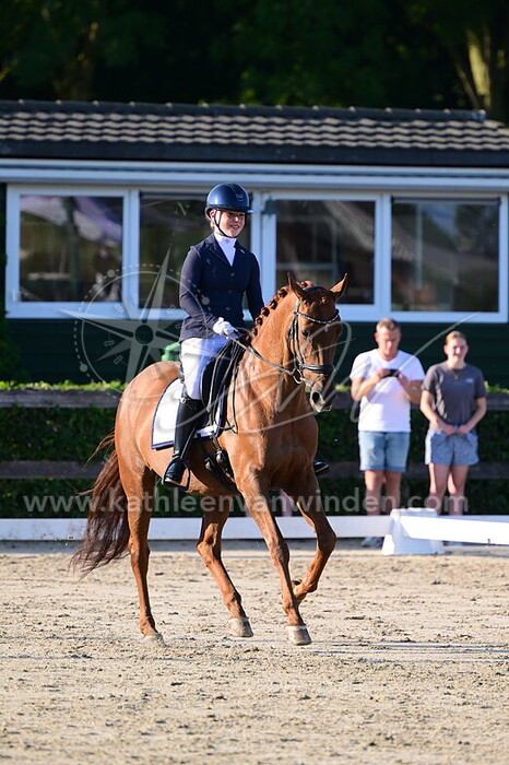 Robin Dicker - Helena