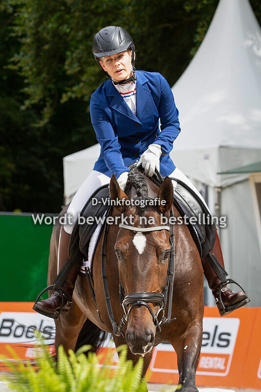 Melissa van der Sluis - Duchess Rania