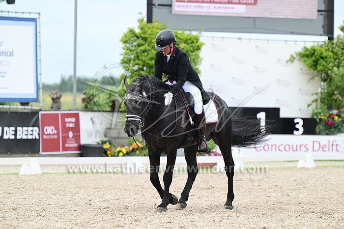 Stephenie de Ronde-de Groot - Sempre Rafika v.d. Duinhoeve