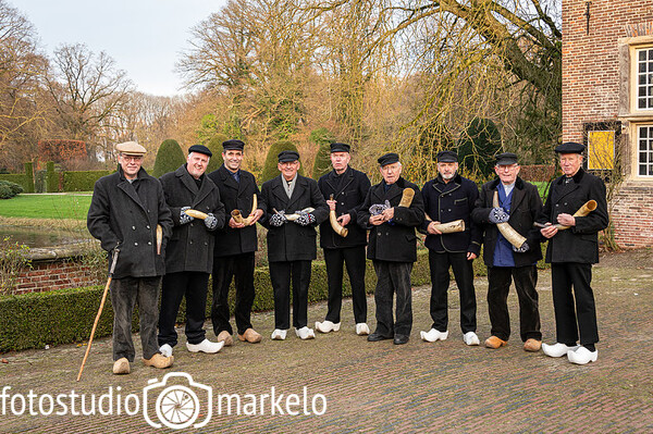 Markelose Ossenhoornblazers 