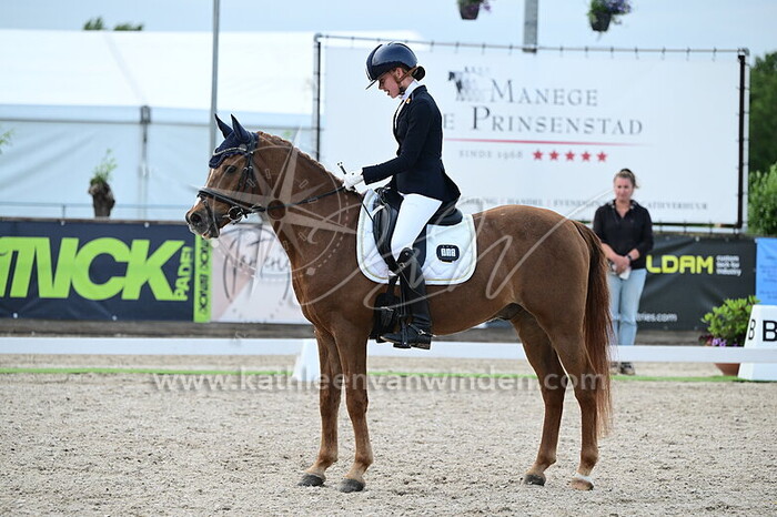 Whitney de Bruijn - Castenrayseweg's Valentino