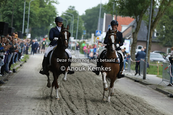 TP Onder het zadel ( show )