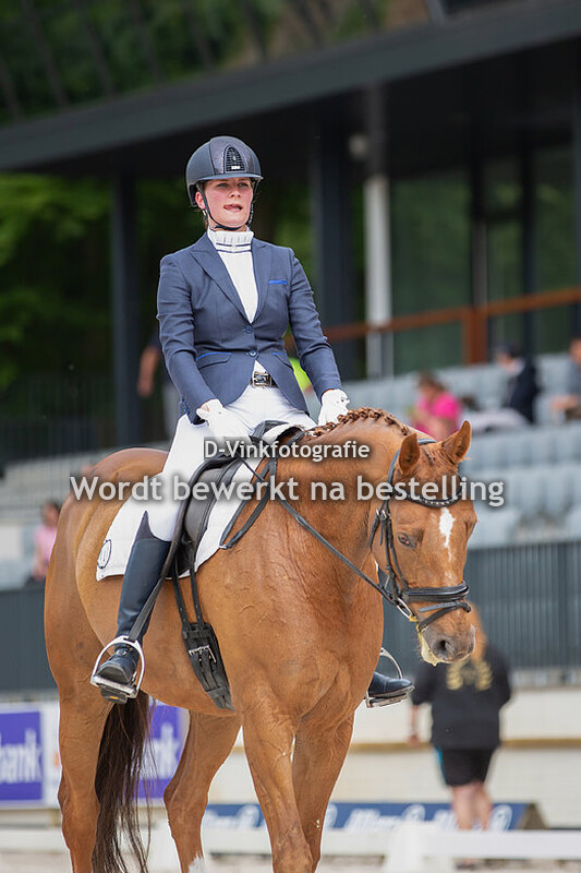 111. Kim van der Kaaden - Weston