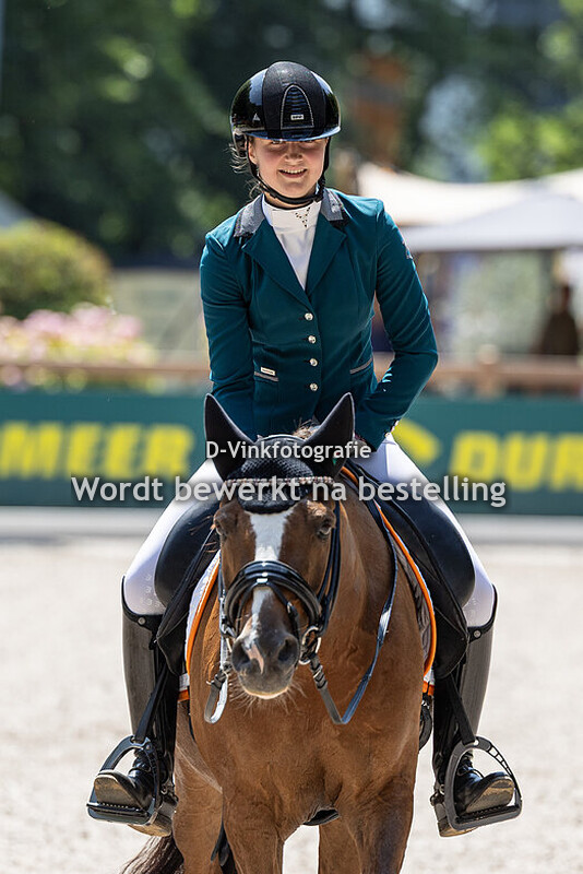 Esmae Niessen - Strandgaards Do it my way