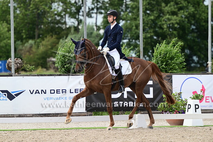 Robin Bernoski - Look At Me M