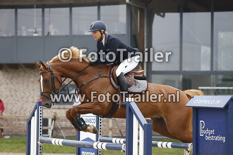 julia houtzager kayser