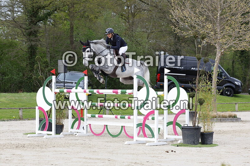 julia houtzager kayser