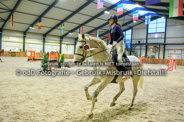 Jumping Indoor Leunen Paarden 100 07-01-24