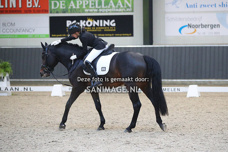 De Voornruiters Dressuur 10-12-2022 12.15 uur
