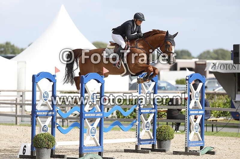 julia houtzager kayser