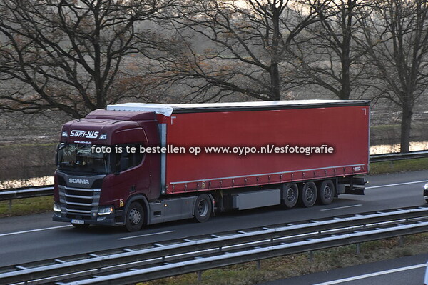 4-12-2025 Truckspotting A7 Drachten Fietsbrug e.o