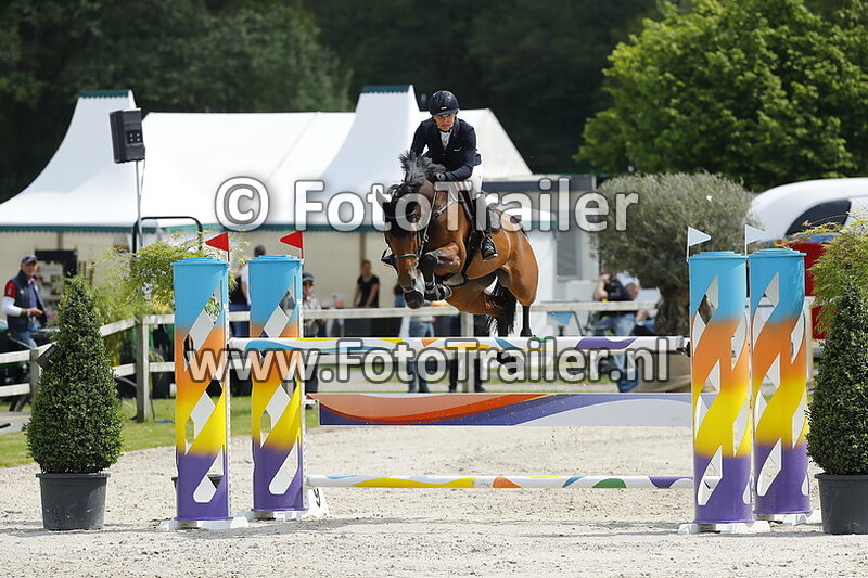 julia houtzager kayser