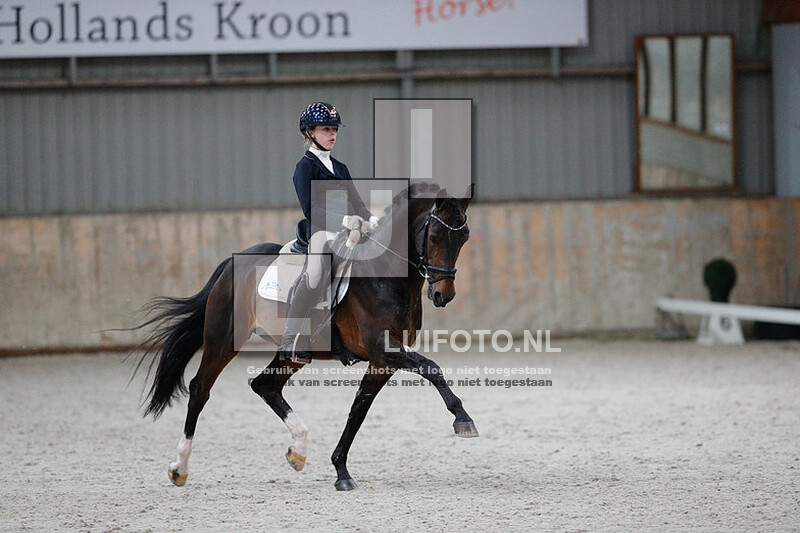 Indoor pony dressuur NH