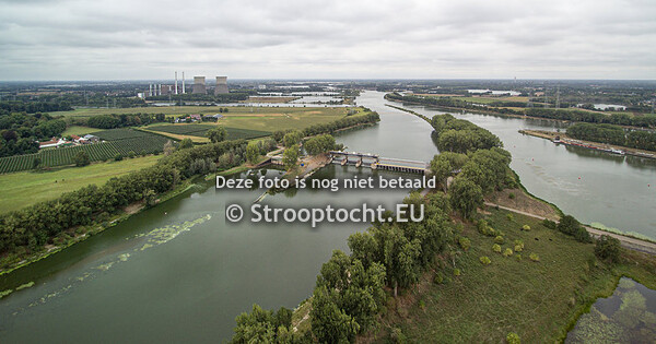 Roermond van bovenaf - Linne - Stuw