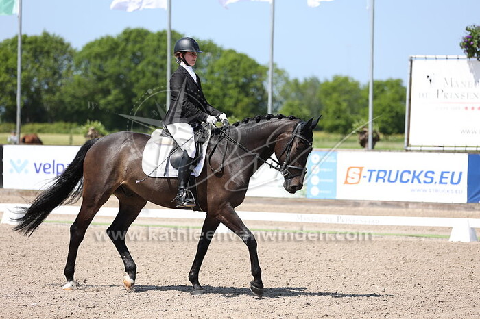 Madeleine Kleeven - Jingo de Laloena