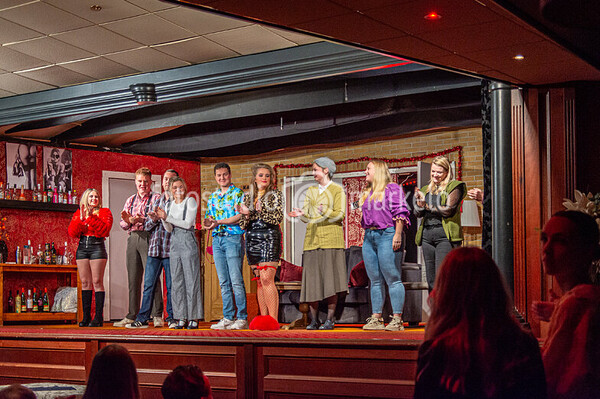 PJGO toneel: Boerenbont en rode lampjes