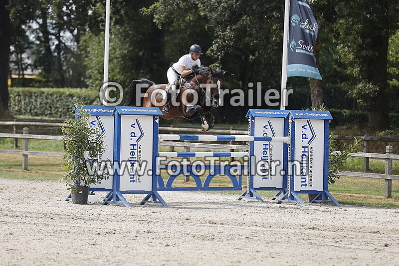 julia houtzager kayser