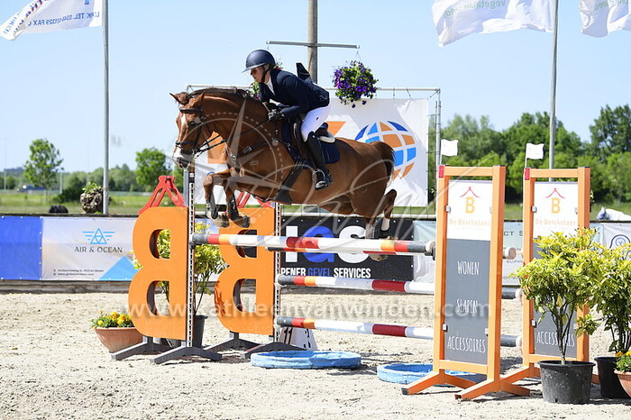 Franka Louw - L'Homme il Faut