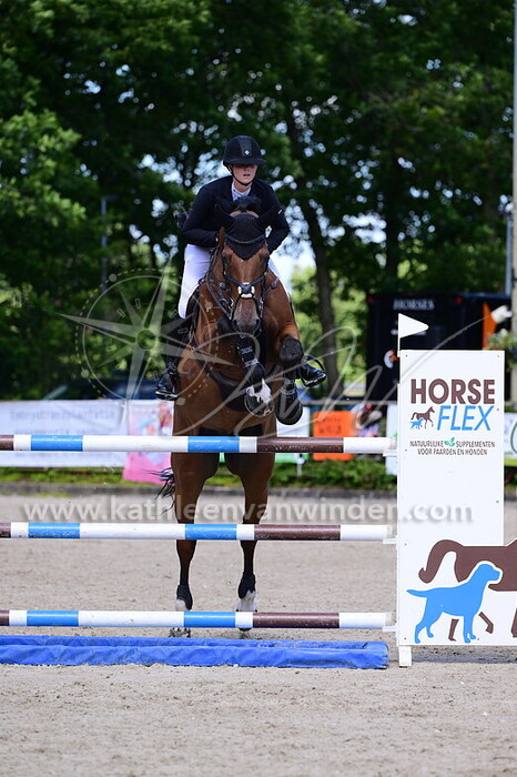 Iris Hakvoort - Kennith Tarpania