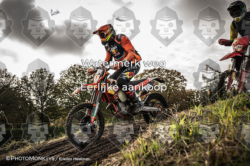 -- UPLOADING -- OTR Handel - locatie Crossbaan - Spatborden oranje en rood