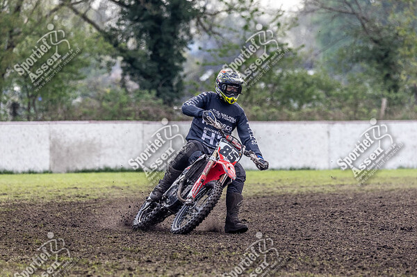Jeugd en Nationalen grasbaanraces Vries 13 april 2024