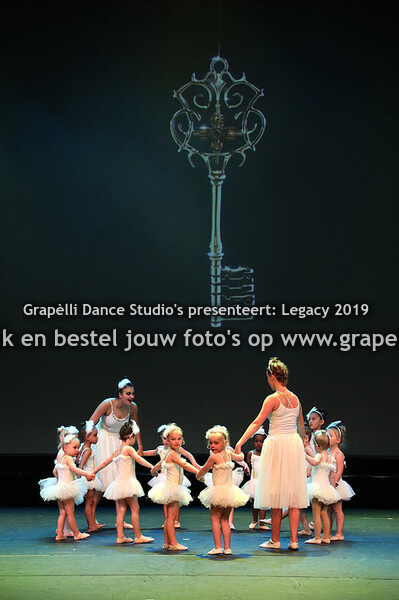 8 Zaterdag 14.30 * Yentl Ballet v.a. 3 jr.