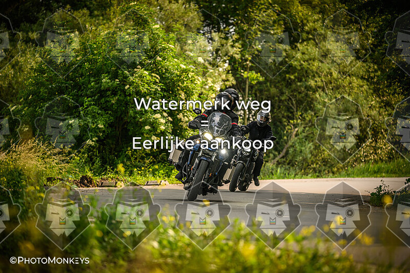 Elfstedentocht voor Motoren/ Locatie Huns/ 08:00 - 09:00  -- ONLINE --