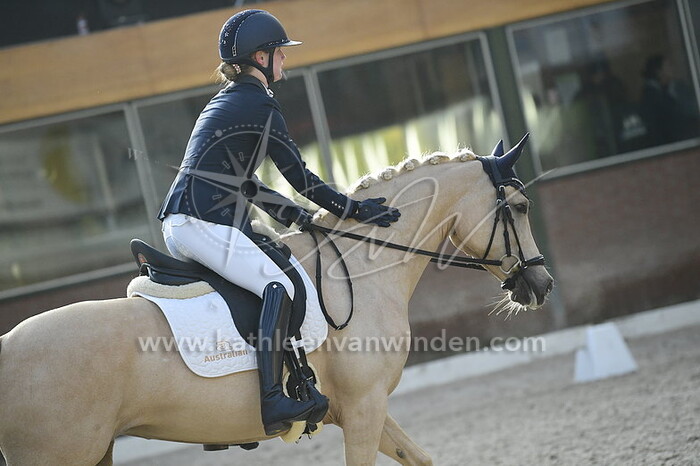 Yara van den Berg - Orchid's Ysabella