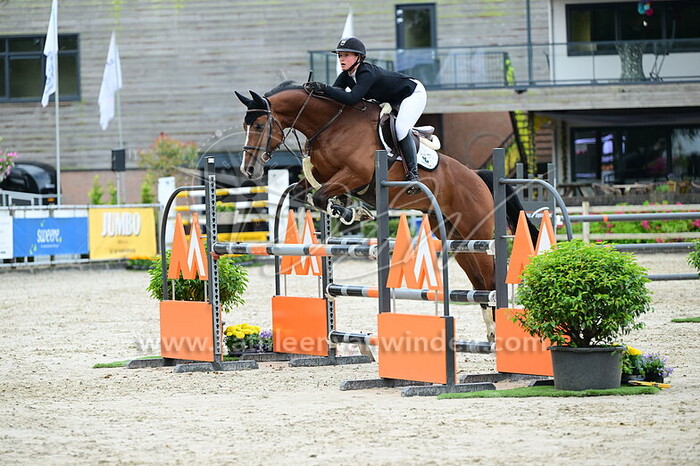 Senna Everse - Maloca