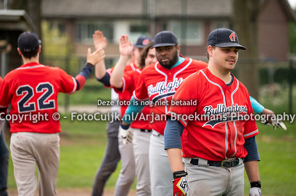 Bullfighters H1 - Ducks H2