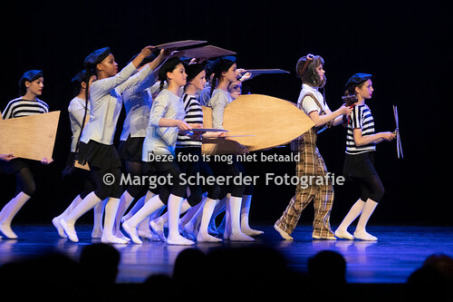 25 Het vliegtuig en de monteurs