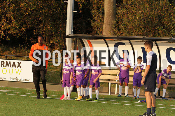 Keepers en Voetbalschool de Nieuwe Burcht.