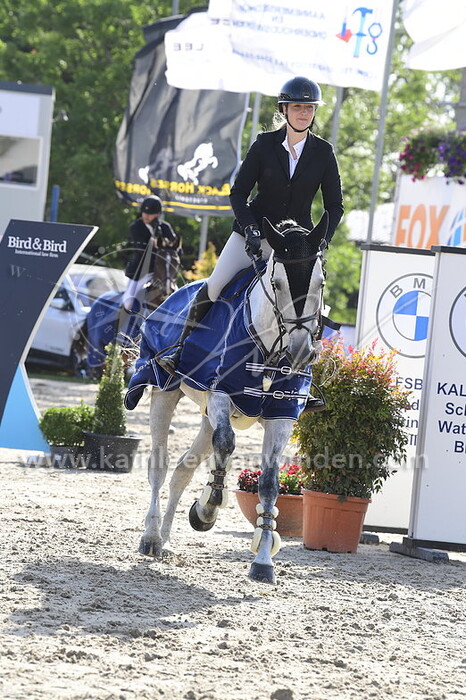 Jade Rolfes - Blaze Away Queen van de Prinsenstad