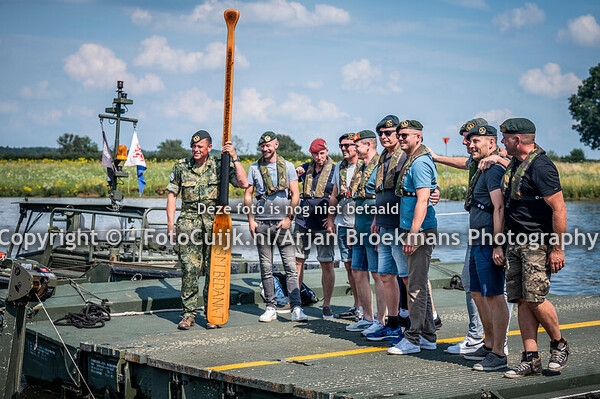 Stok overdracht CSM 105 Brugcompagnie 