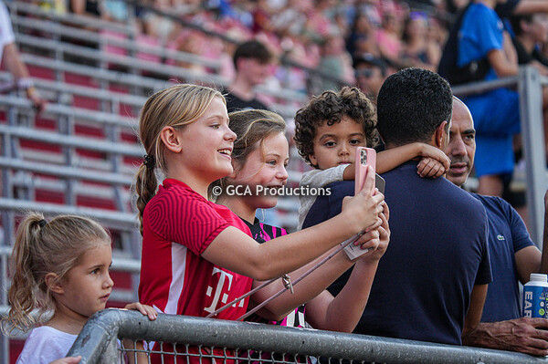 FC Utrecht Vrouwen v Feyenoord Vrouwen