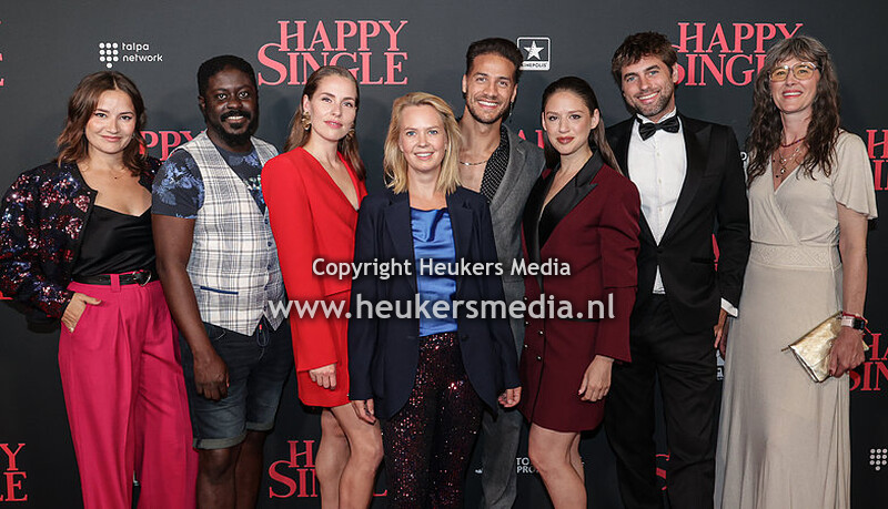 premiere Happy Single