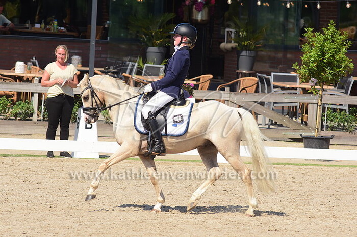Suus van Schip - Bronheulog Raindance