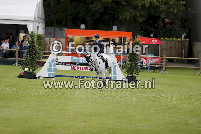 Monique van den Broek