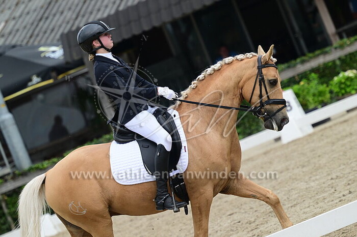 Dewie Oskam - Perola