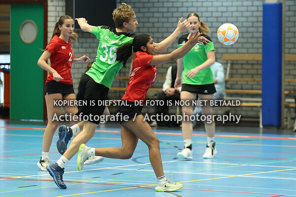 2025-12-27-Challenge-18-U17-hal 2-Noord U17-England U19-Marco Spelten