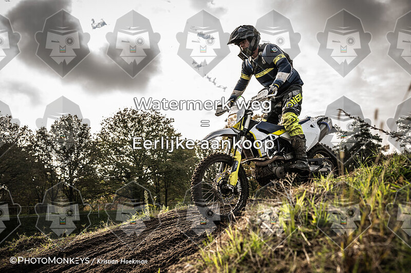 -- ONLINE -- OTR Handel - locatie Crossbaan - Spatborden blauw en wit