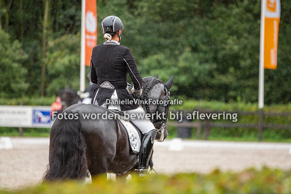 Esther Liano -Pattaconk's Hidde