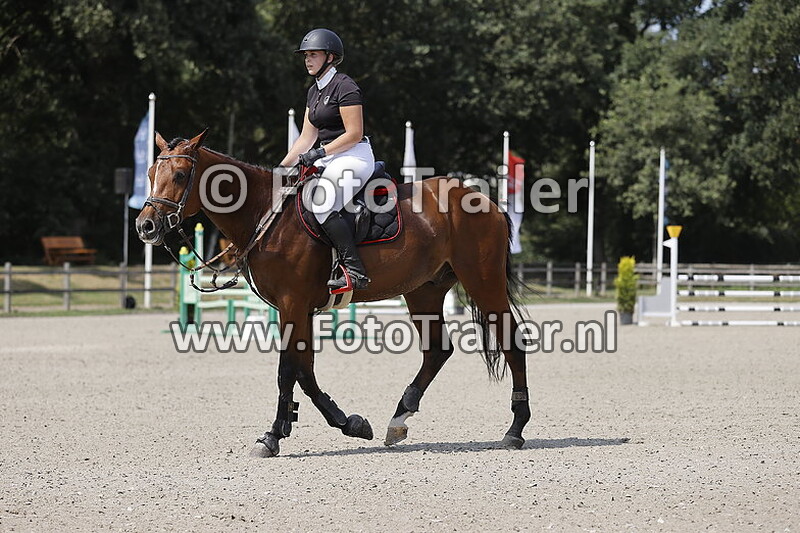 kimberley van der mik