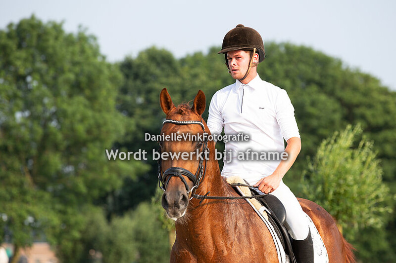 Damian Zwiers - DeLuxe