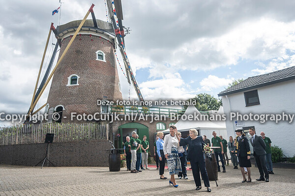 Prinses Beatrix opent De Zuidmolen - Groesbeek